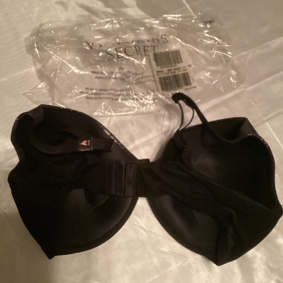 Victoria’s Secret Body by Victoria Perfect Coverage 40DDD Black Bra - Picture 4 of 11